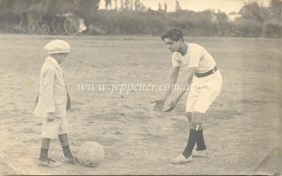 CANCHA - Reynaldo Antunez(el niño), Miguel Banegas (el Joven)